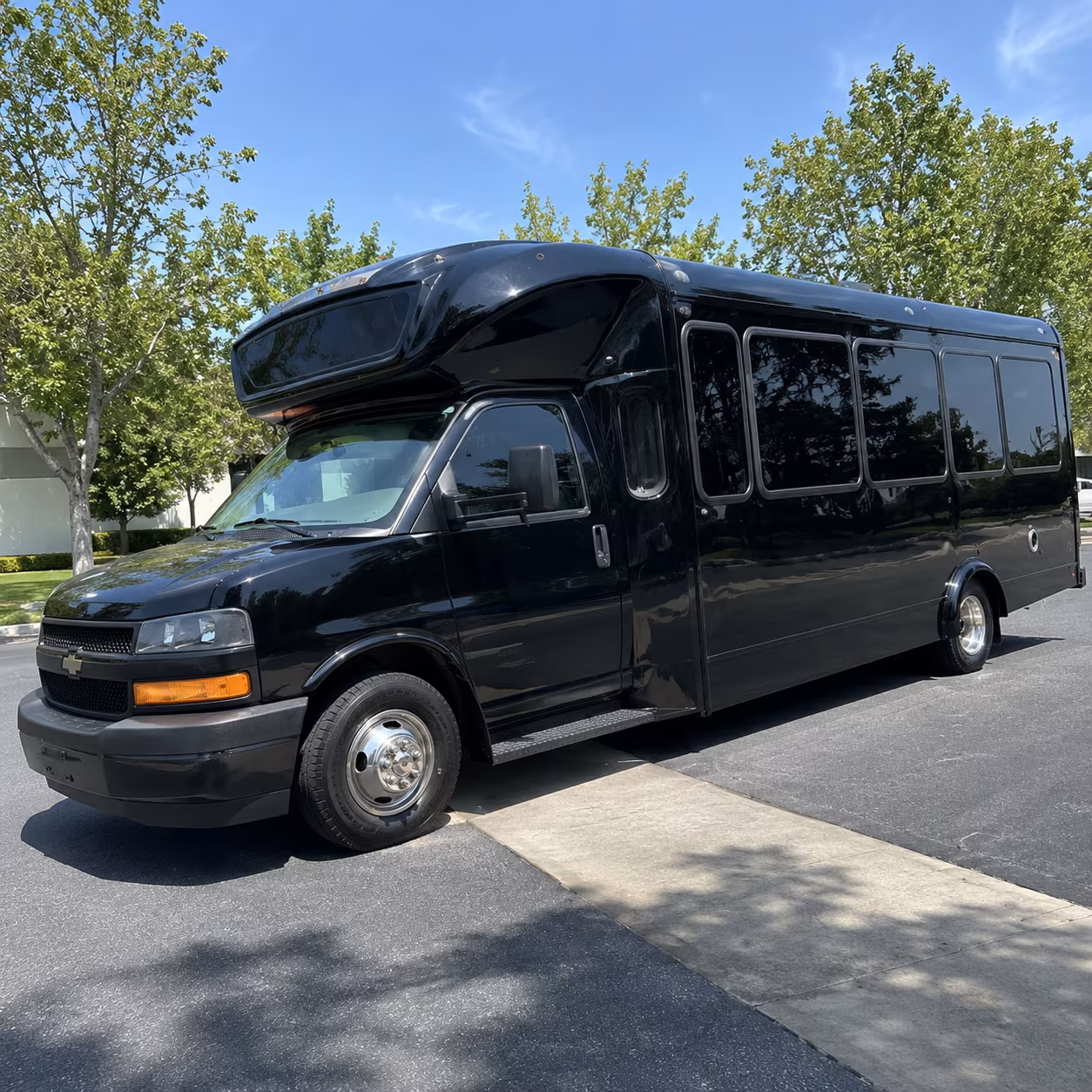 Fort Lauderdale Winery Tour & Pub Crawl Transportation party bus exterior