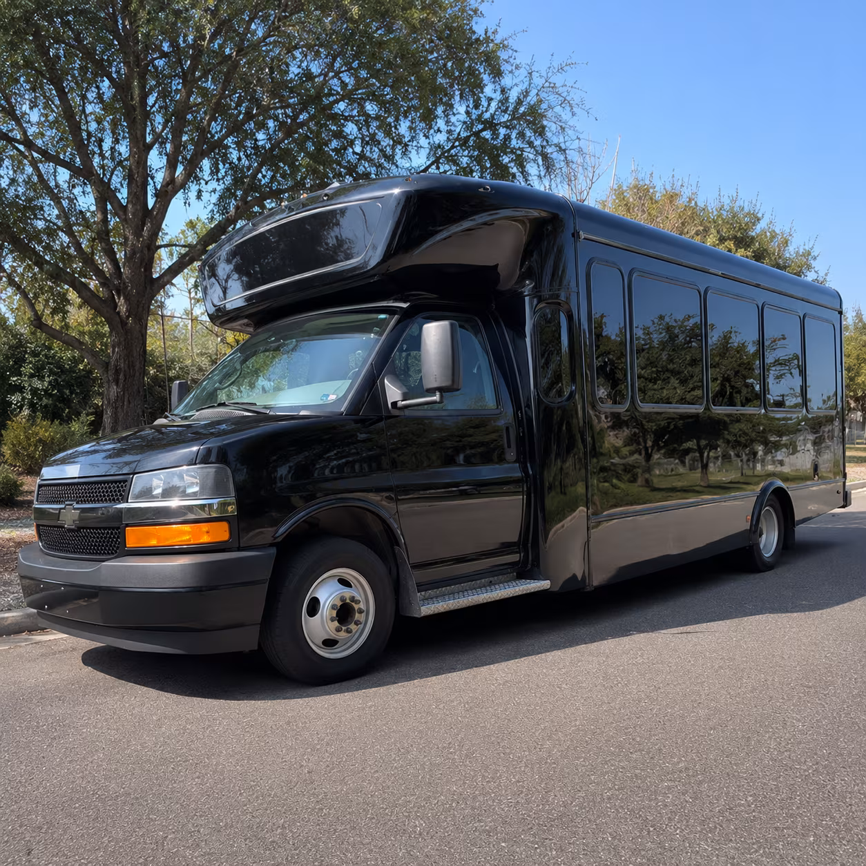 Fort Lauderdale Winery Tour & Pub Crawl Transportation party bus exterior