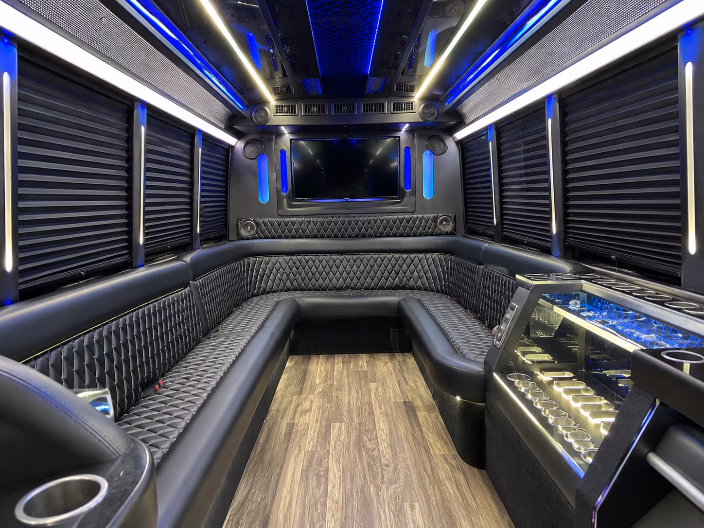 Hollywood Homecoming & Prom Party Bus Rentals