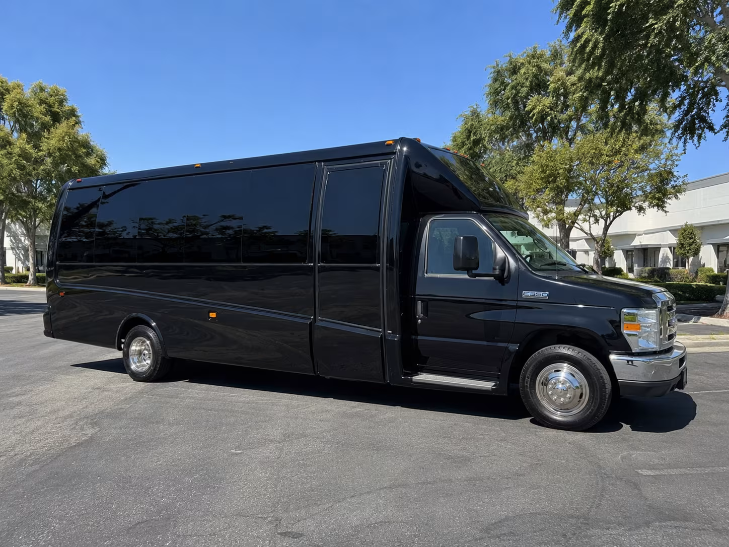 Tamarac Winery Tour & Pub Crawl Transportation